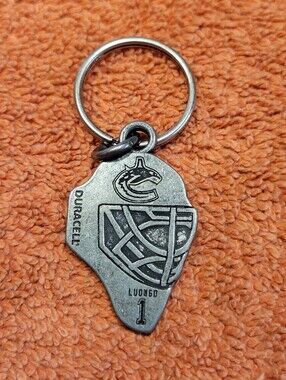 QDuracell NHL Vancouver Canucks Roberto Luongo #1 Goalie Mask Keychain